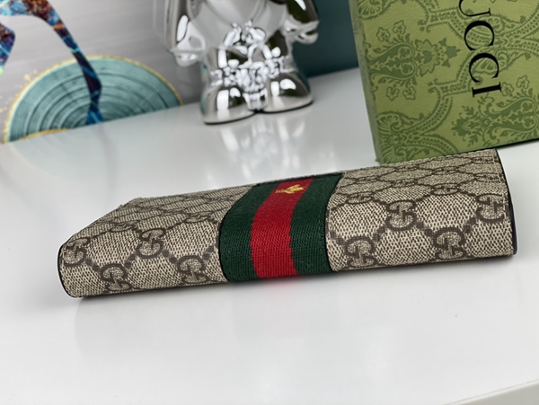 グッチ財布コピー内部構造